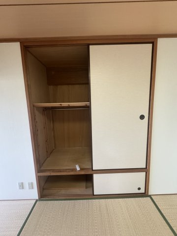 エクレール鶯町の収納