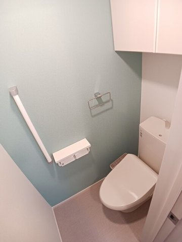 ヒュッゲ　ハウス　Ｂ棟のトイレ|ゆったりとした空間のトイレです