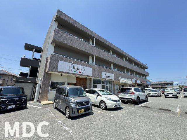 グランディール矢三Cの駐車場