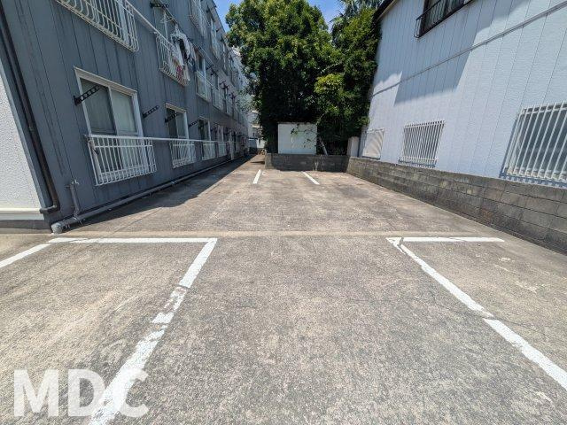 ピース・ヴィエントの駐車場