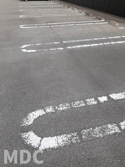 サンパティークパレス　Ｃの駐車場
