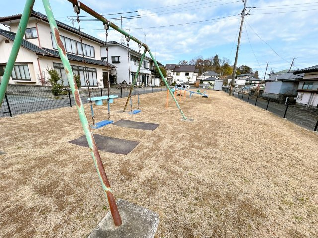 いわき市四倉町鬼越中古住宅 4LDK 陽当たり良好 三面角地！ 不動産プラスのその他|【周辺環境】住宅北側の公園です。目の前が公園なので安心して遊ばせてあげられますね。