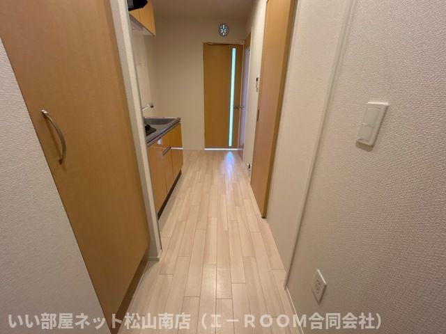 【玄関】 | ユーロピュア　西山