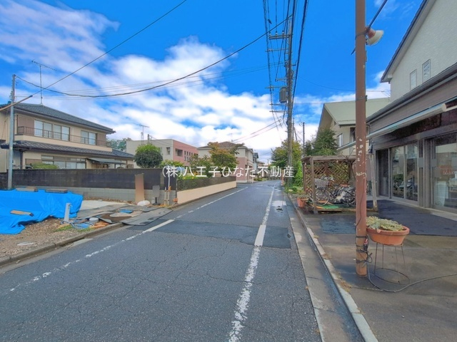 『八王子市新築戸建て』八王子市川口町2589-1【仲介手数料無料】　０３期の前面道路含む現地写真|～仲介手数料無料☆八王子ひなた不動産～八王子市川口町　新築戸建て