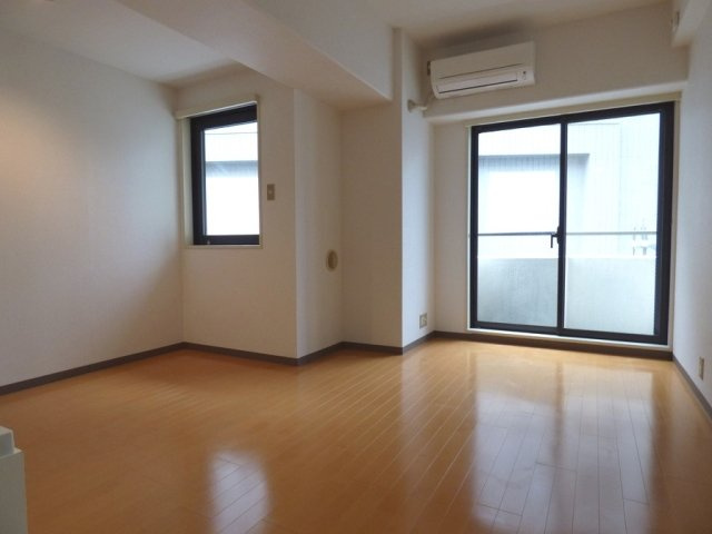 朝日三番町プラザの洋室|ゆったりした洋室です