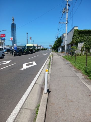 【前面道路含む現地写真】