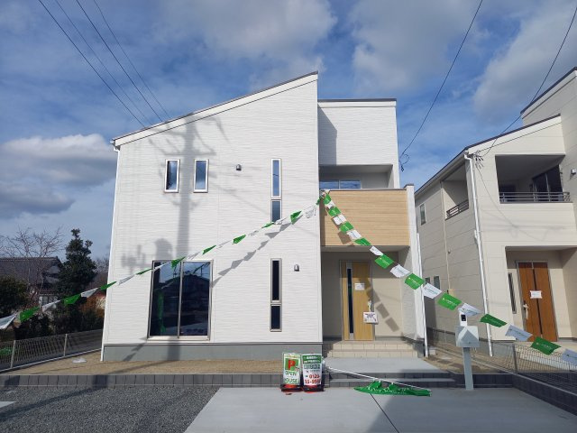 【平下平窪3期／全3棟　2号棟】平第四小・第一中　長期優良住宅の外観|同施工◆外観の写真です◆　
お洒落な新築は気分が上がりますね♪　新しい暮らしをお楽しみいただけます！！家に帰宅するのがより一層楽しみになります♪

