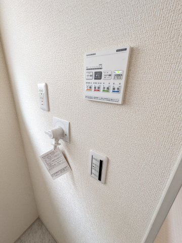 【いわき市中岡町1丁目1期／1号棟】　マルト中岡店まで徒歩9分の構造・工法・仕様|浴室乾燥暖房機