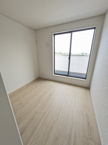 いわき市小名浜住吉　小名浜三小　 ご案内も即日ご対応可能☆の洋室|■居室の写真です■□■　
木の温もりがナチュラルでくつろげる空間ですね。