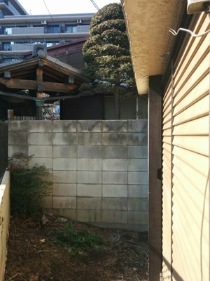 【庭】 | 上沢3丁目貸家 | たまにはお庭で休日を過ごしてみるのもよいかもしれません