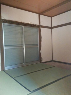 【居間・リビング】 | 上沢3丁目貸家 | こちらの居間で趣味の時間をお楽しみください