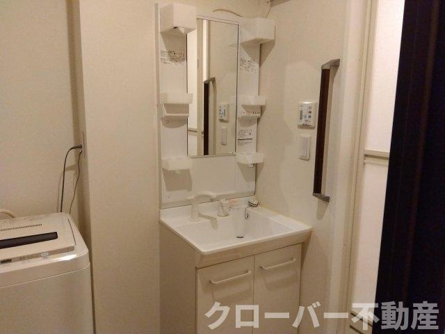 クレイノ福江の洗面所