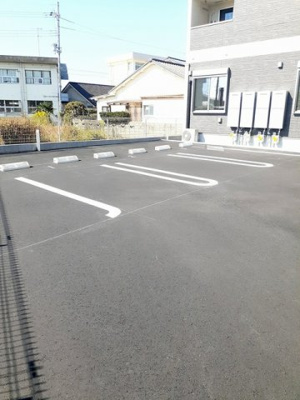 【駐車場】 | カーサヴェルデ | カースペースがあります