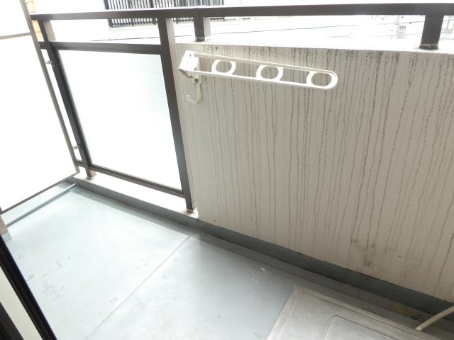 リアライズ逆瀬川のバルコニー