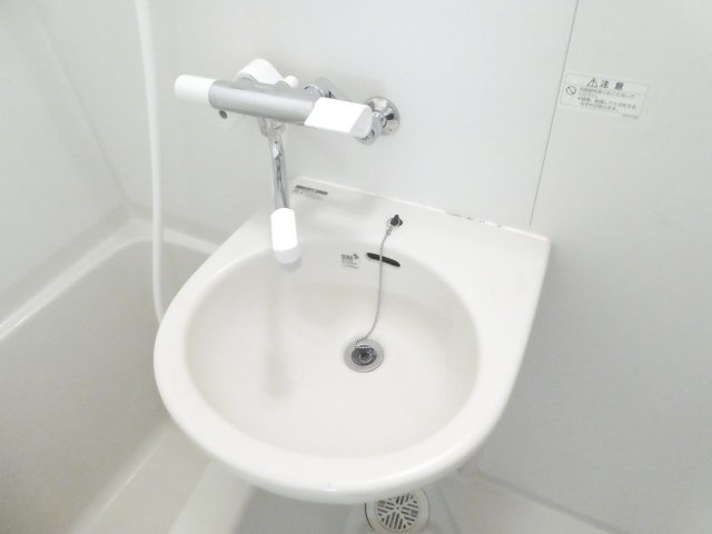 リアライズ逆瀬川の洗面所