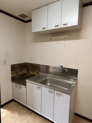 トピア新屋のキッチン|※同じタイプの間取です。実際の色や建具は異なります。