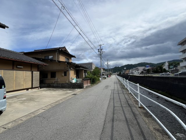 2026/6/26新規　戸建　高山市岡本町　3500万の前面道路含む現地写真