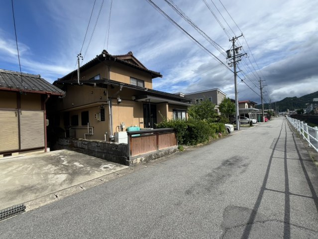 2026/6/26新規　戸建　高山市岡本町　3500万の前面道路含む現地写真