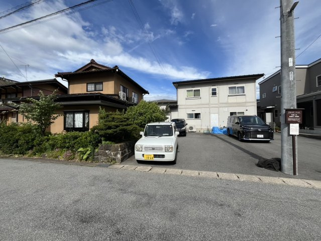 2026/6/26新規　戸建　高山市岡本町　3500万の駐車場