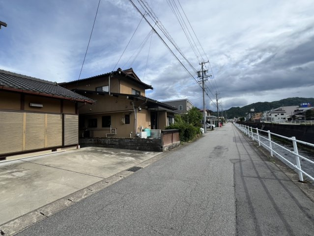 2026/6/26新規　戸建　高山市岡本町　3500万の前面道路含む現地写真