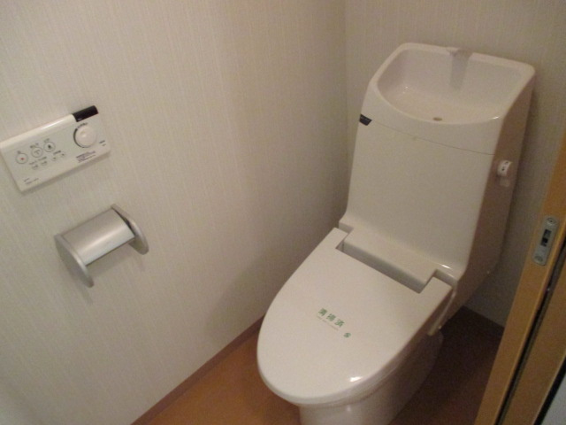 クレール南茨木のトイレ|シンプルで使いやすいトイレです
