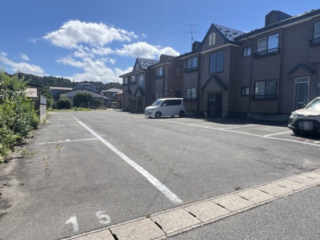 サンライフ佐藤Ａの駐車場