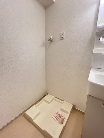 ルーエ・Ｓの洗面所|洗濯機置き場