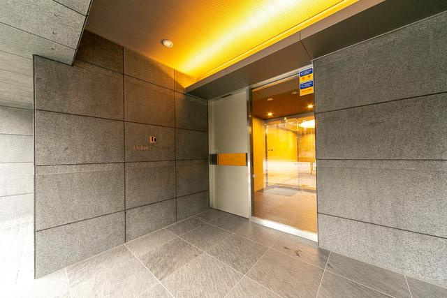 リンデンコート市ヶ谷のエントランス|毎日通るエントランスはこのようになっています