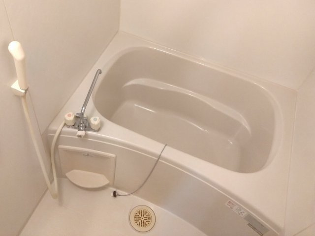 レオパレスアバンティＷＡＤＡの浴室|きれいなお風呂です
