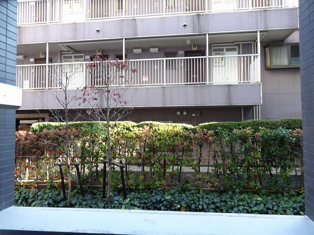 レックス多摩川レジデンスのバルコニー|開放的で明るい空間を演出してくれるバルコニーです