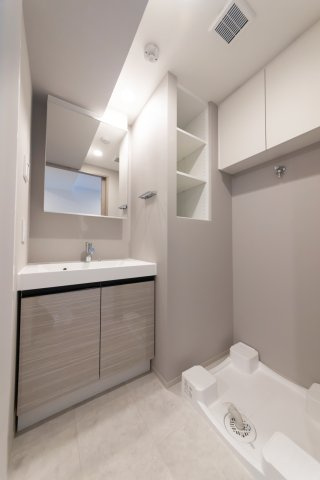 RESIDENCE　KOENJIの洗面所|忙しい朝には欠かせない洗面所です