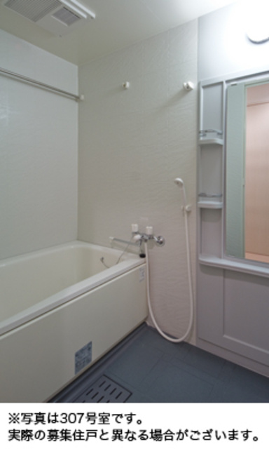ＲＥＳＩＤＥＮＣＥ　ＳＡＴＳＵＭＡの浴室|※写真は同タイプ住戸です。