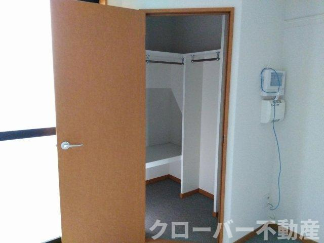レオパレスあいれすと田村の収納