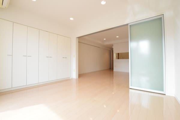 Ｂｒｉｌｌｉａ　ｉｓｔ　三軒茶屋　アイビーテラスの居間・リビング|ゆったり過ごせる居間です