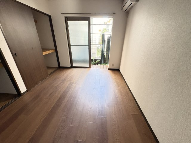 自由が丘テラスハウスの洋室|広々とした洋室です