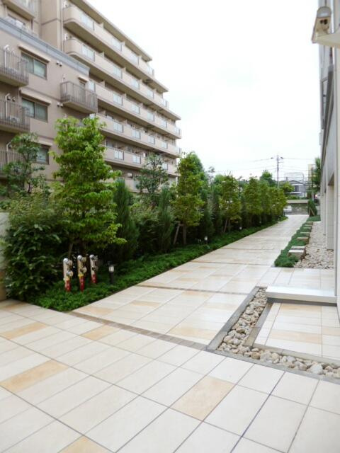 グレンパーク駒場 ＥＡＳＴ棟のバルコニー