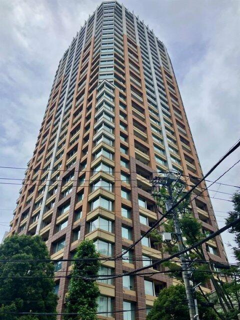 青山パークタワーの外観