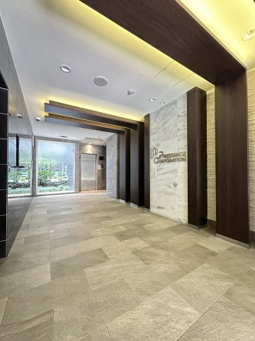 プレサンス梅田東クォーレのロビー