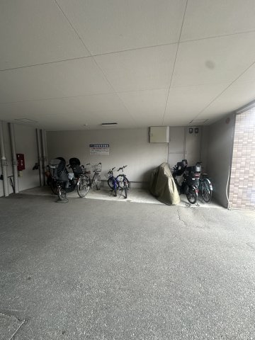 パーセントプラス高宮の駐車場