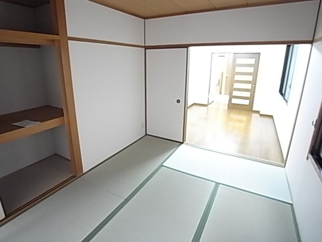 アイリス兵庫の和室