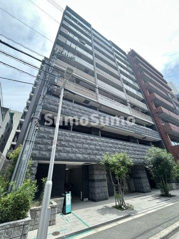 プレサンス南森町駅前の外観