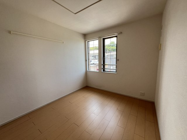 ルーエ・Ｓの洋室|南洋室６帖
