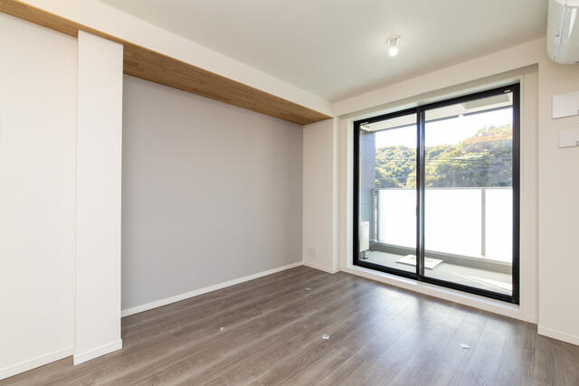 稲城市百村の賃貸マンションの居間・リビング