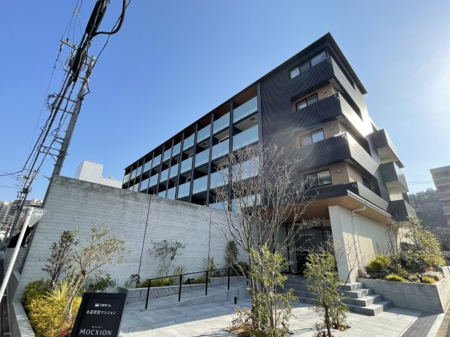 稲城市百村の賃貸マンションの外観