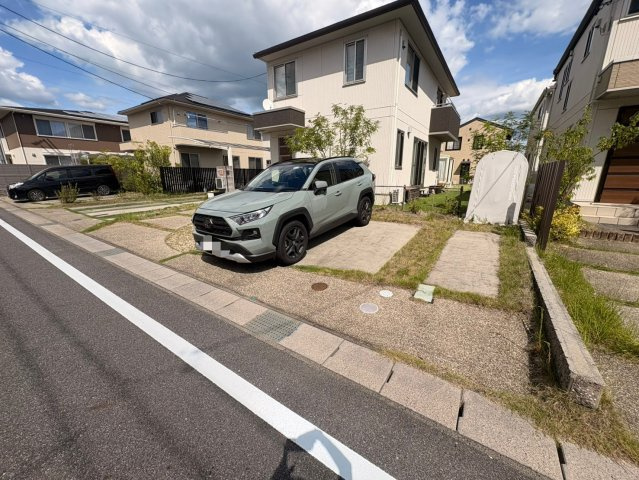 浄水町1丁目戸建の駐車場