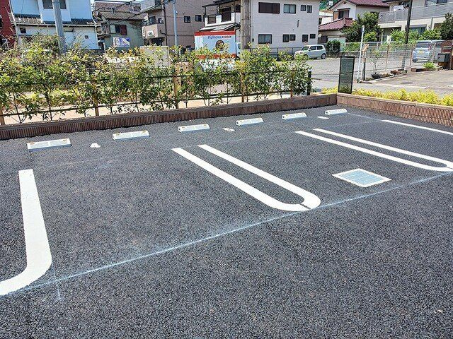 イーストヒルズＡの駐車場