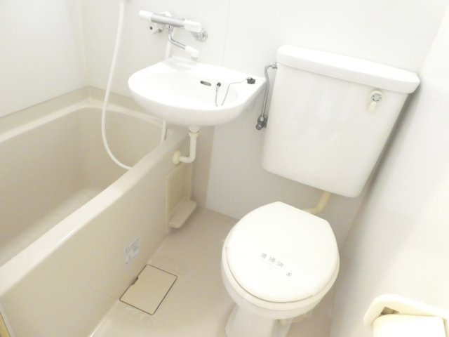 リアライズ逆瀬川の浴室
