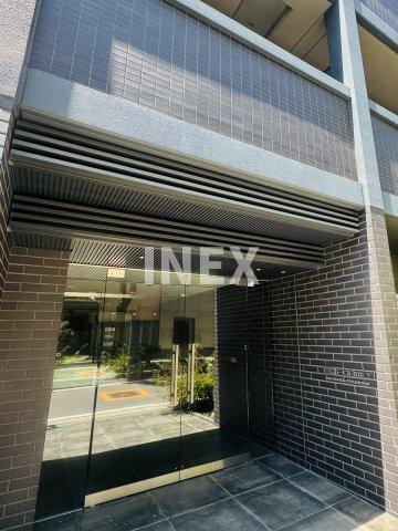 横浜市南区真金町２丁目の賃貸マンションのエントランス