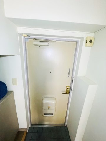 山口第一ビルの玄関