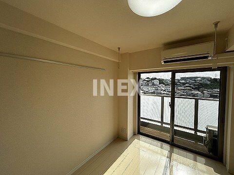 横浜市西区藤棚町１丁目の賃貸マンションの居間・リビング